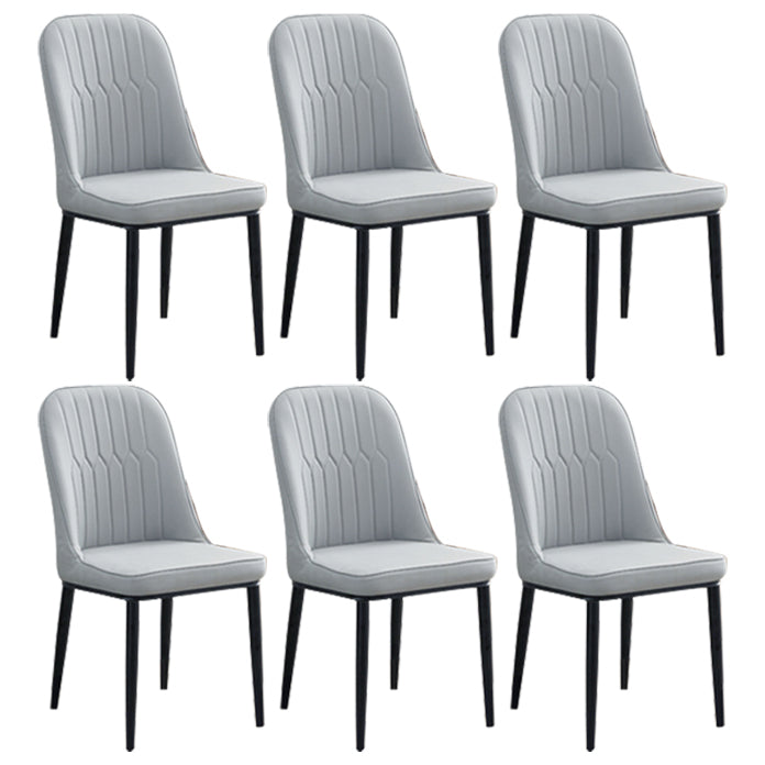 Chaise d'appoint contemporaine à la maison, chaise de salle à manger rembourrée en métal à dossier solide