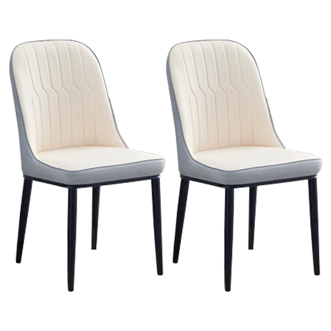 Chaise d'appoint contemporaine à la maison, chaise de salle à manger rembourrée en métal à dossier solide