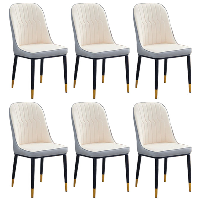 Chaise d'appoint contemporaine à la maison, chaise de salle à manger rembourrée en métal à dossier solide