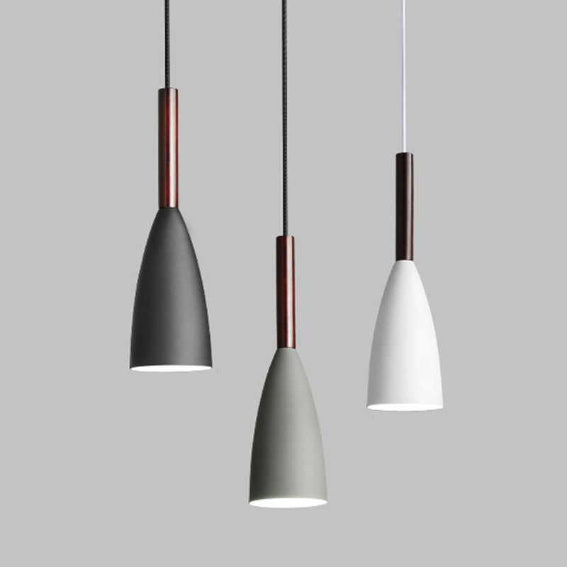 Luz de colgante de hierro lacado en la moderna lámpara de colgantes de madera de estilo nórdico para el comedor