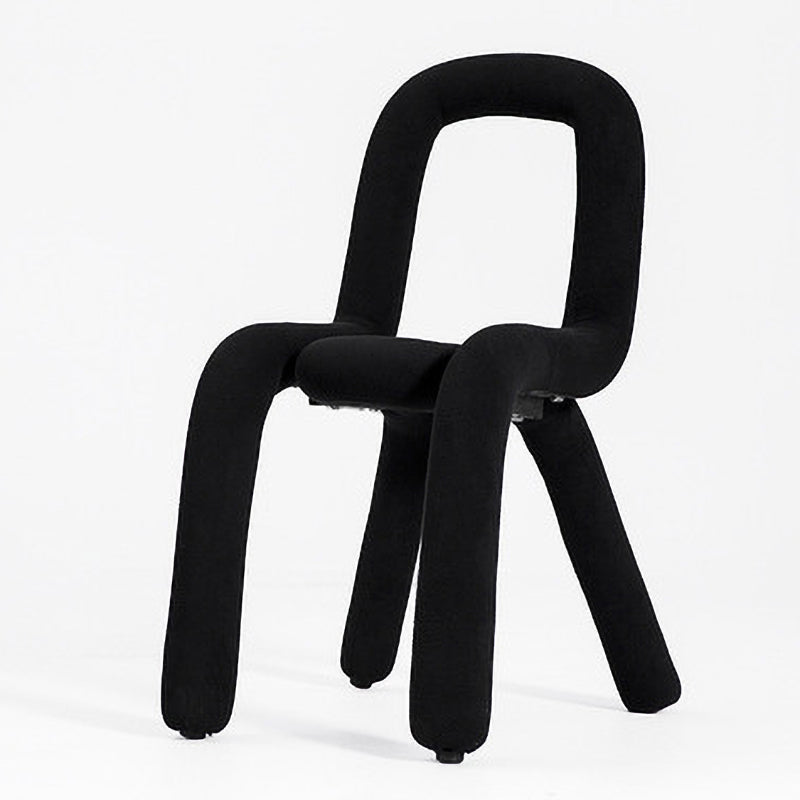 El metal del estilo del diseño de Glam preside la silla lateral abierta de la parte posterior del comedor de la cocina