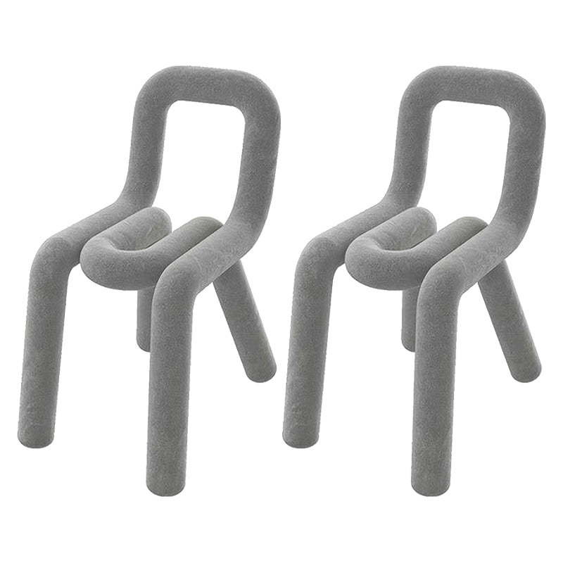 El metal del estilo del diseño de Glam preside la silla lateral abierta de la parte posterior del comedor de la cocina