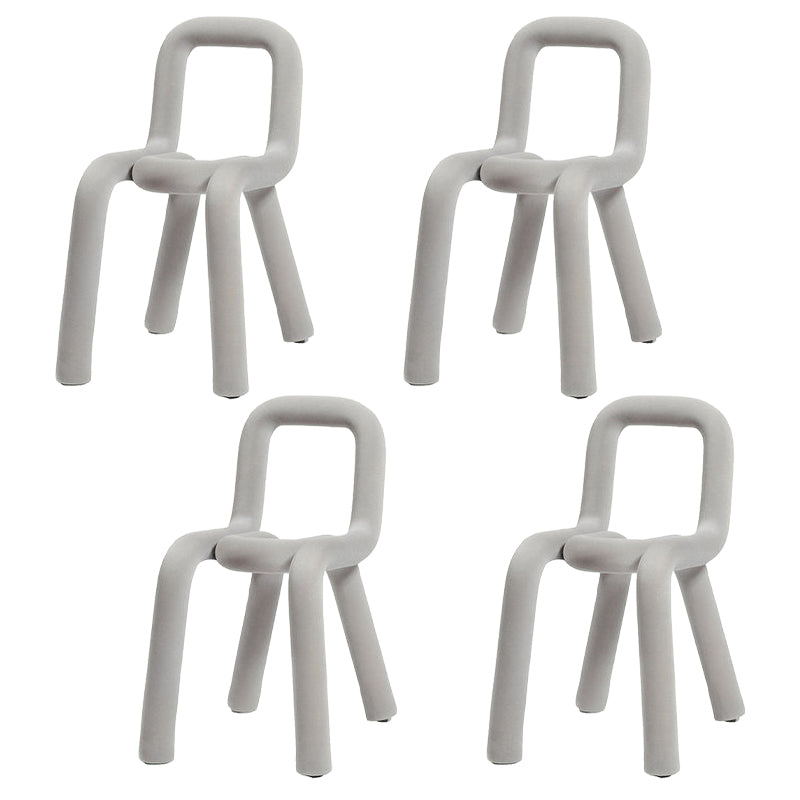 El metal del estilo del diseño de Glam preside la silla lateral abierta de la parte posterior del comedor de la cocina