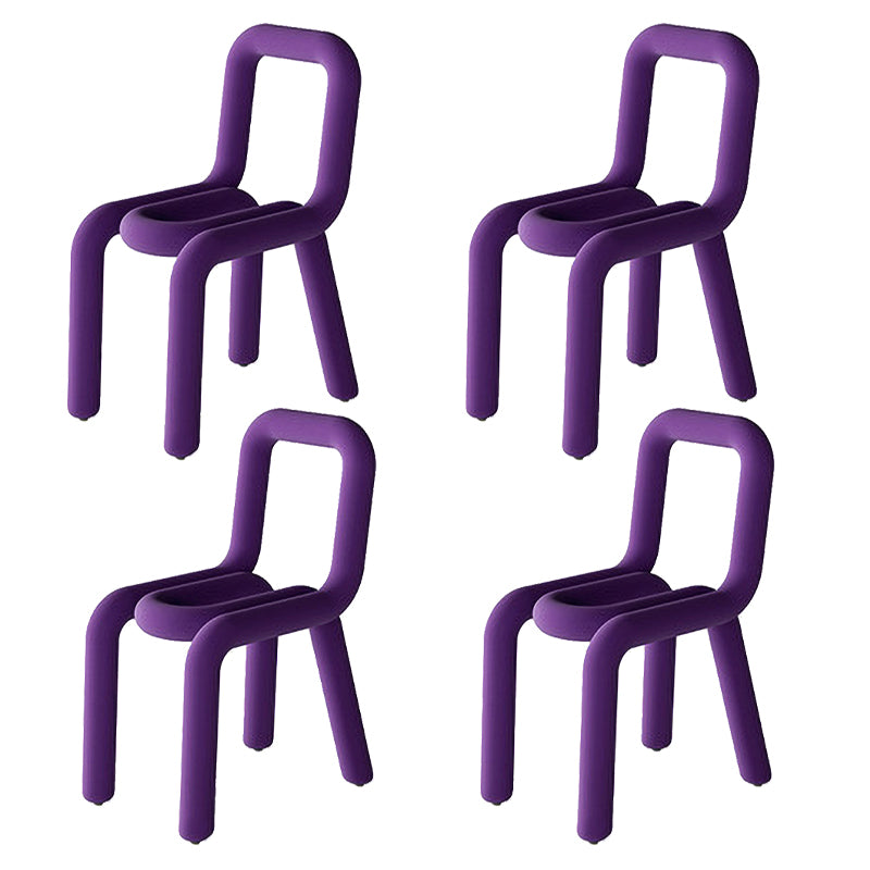 El metal del estilo del diseño de Glam preside la silla lateral abierta de la parte posterior del comedor de la cocina