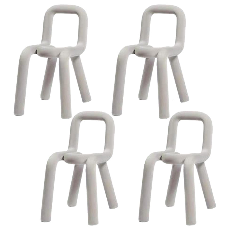 Silla lateral de salón de estilo diseñador de terciopelo, silla de comedor con respaldo abierto y acabado mate