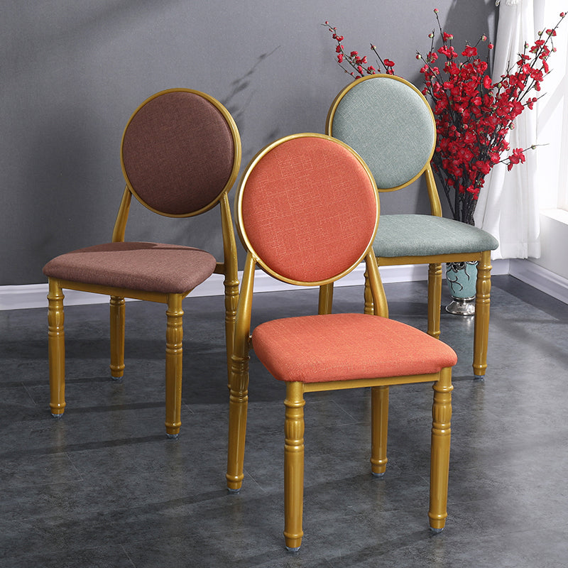 Silla lateral casera escandinava Silla lateral de comedor tapizada de metal con respaldo abierto