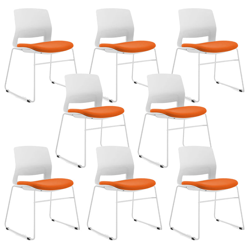 Tela de lino de estilo minimalista que cena la parte posterior abierta de la silla que cena la silla sin brazos