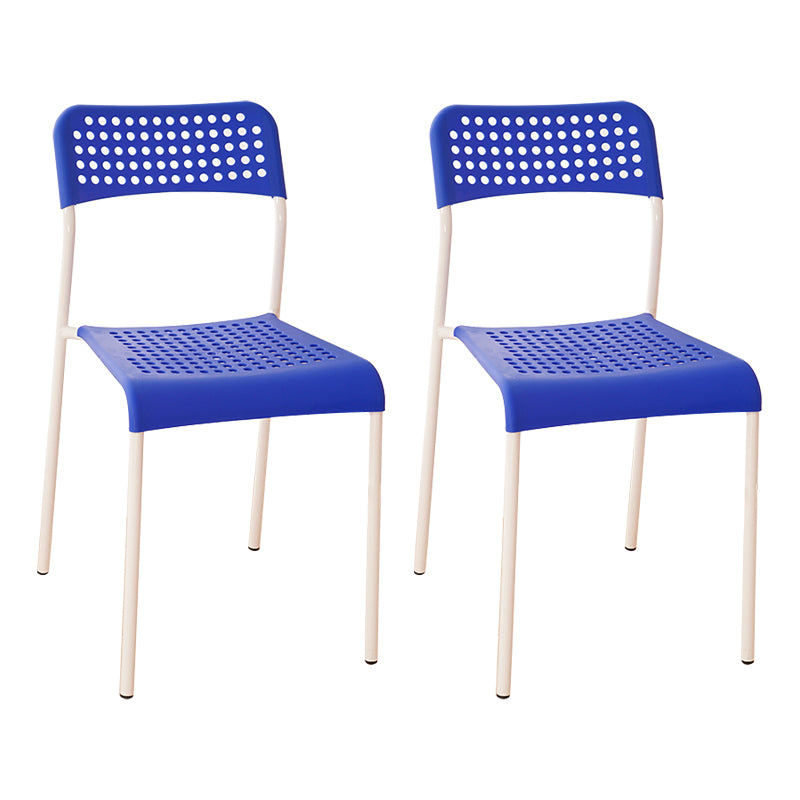 El comedor contemporáneo del metal preside la parte posterior abierta plástica que cena la silla sin brazos lateral