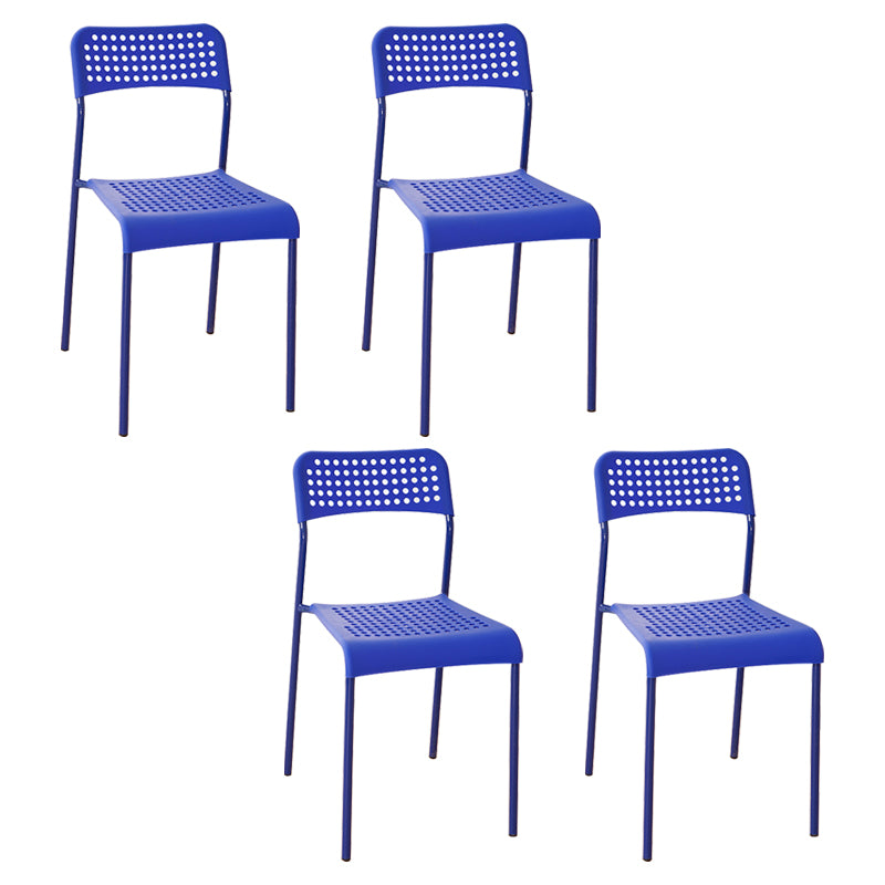 El comedor contemporáneo del metal preside la parte posterior abierta plástica que cena la silla sin brazos lateral