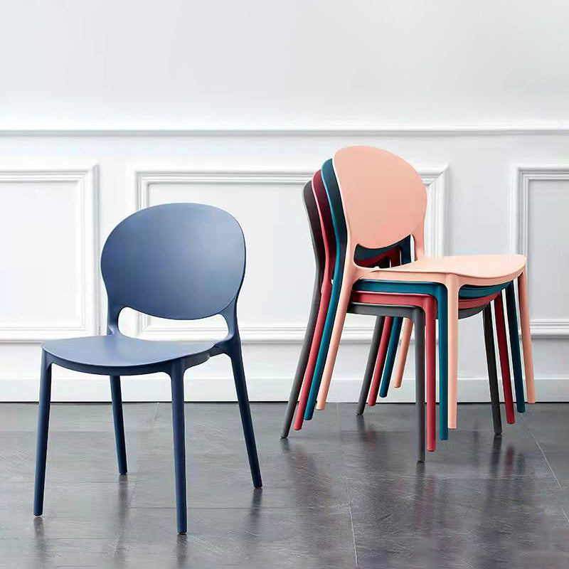 Silla lateral de plástico contemporánea, silla lateral de comedor apilable sin brazos con respaldo abierto