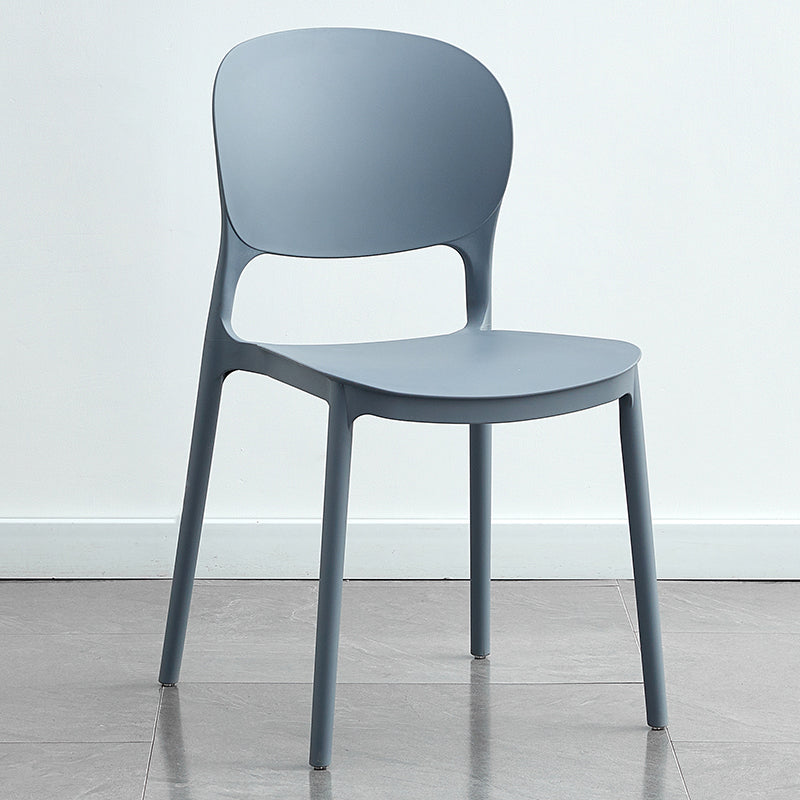 Silla lateral de plástico contemporánea, silla lateral de comedor apilable sin brazos con respaldo abierto