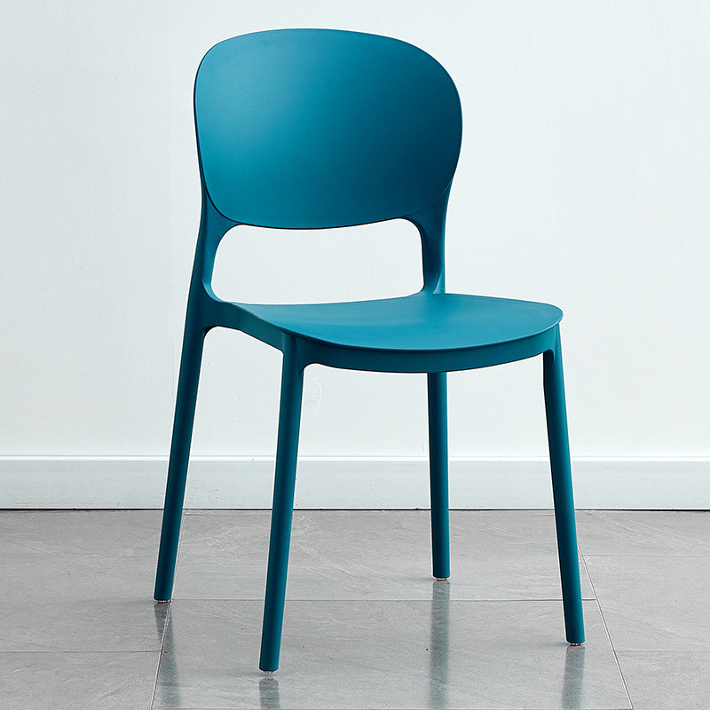 Silla lateral de plástico contemporánea, silla lateral de comedor apilable sin brazos con respaldo abierto