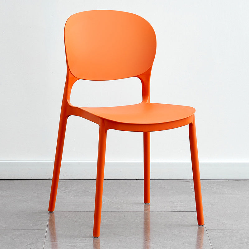 Silla lateral de plástico contemporánea, silla lateral de comedor apilable sin brazos con respaldo abierto
