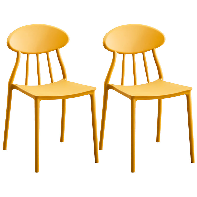 Moderne keuken plastic eetkamerstoelen open rug aan zijkant armloze stoelen