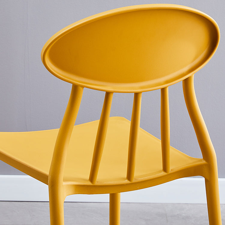 Moderne keuken plastic eetkamerstoelen open rug aan zijkant armloze stoelen