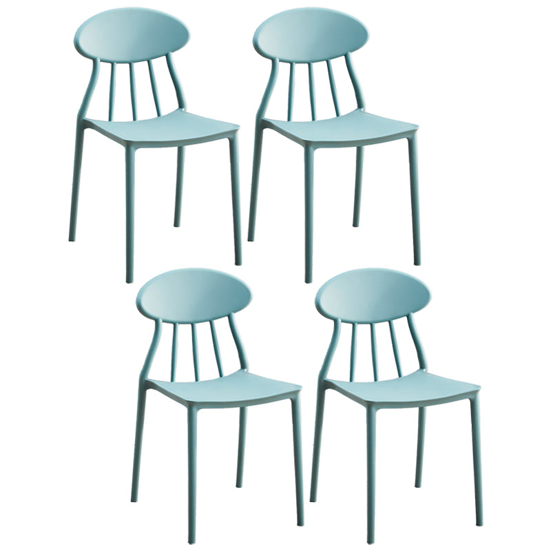 Moderne keuken plastic eetkamerstoelen open rug aan zijkant armloze stoelen