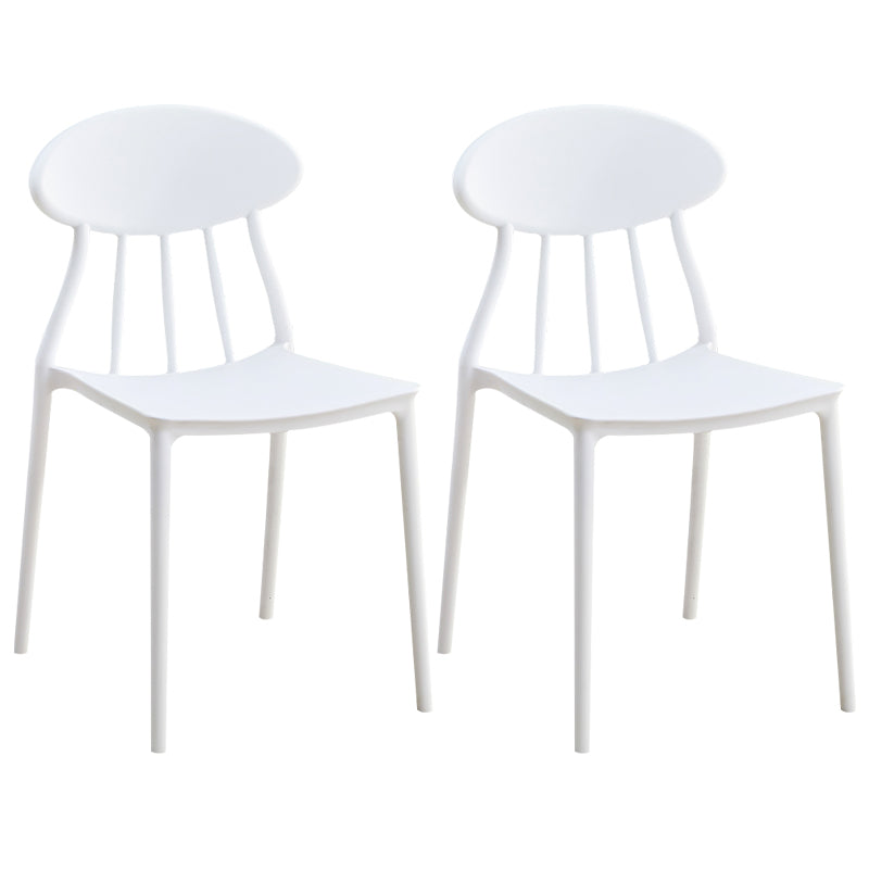 Moderne keuken plastic eetkamerstoelen open rug aan zijkant armloze stoelen