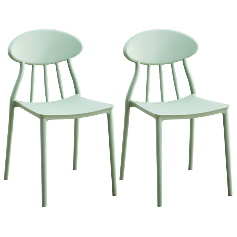 Moderne keuken plastic eetkamerstoelen open rug aan zijkant armloze stoelen