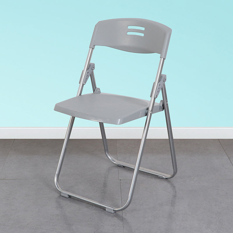 Parte posterior abierta sin brazos de la silla lateral casera plástica del metal contemporáneo que cena la silla lateral