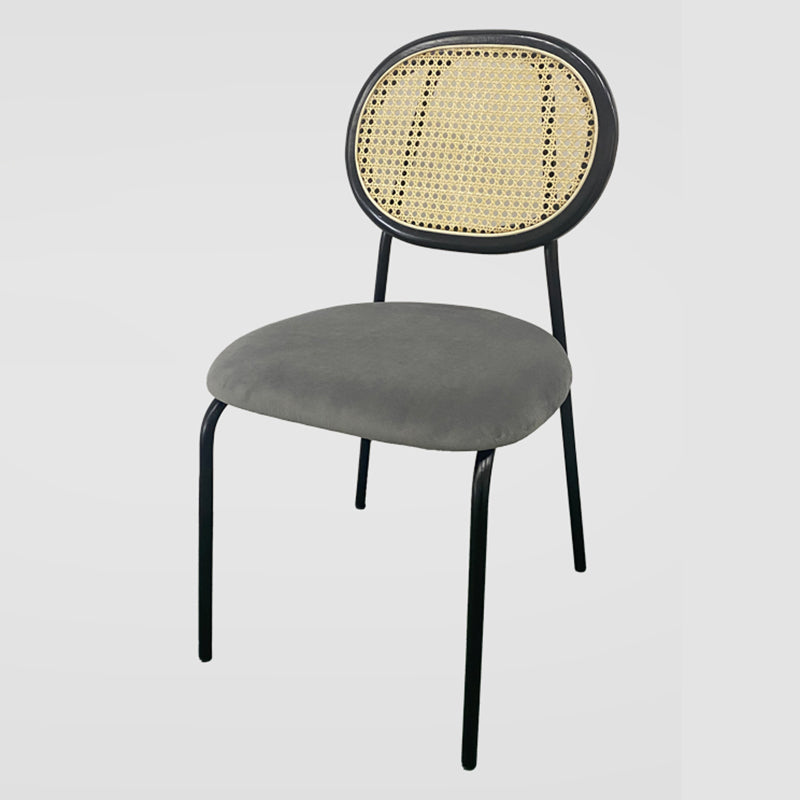 Silla lateral tapizada sin brazos de comedor con parte trasera abierta con patas de metal