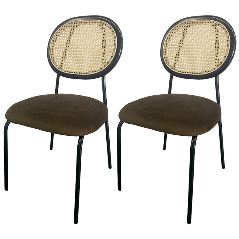 Silla lateral tapizada sin brazos de comedor con parte trasera abierta con patas de metal