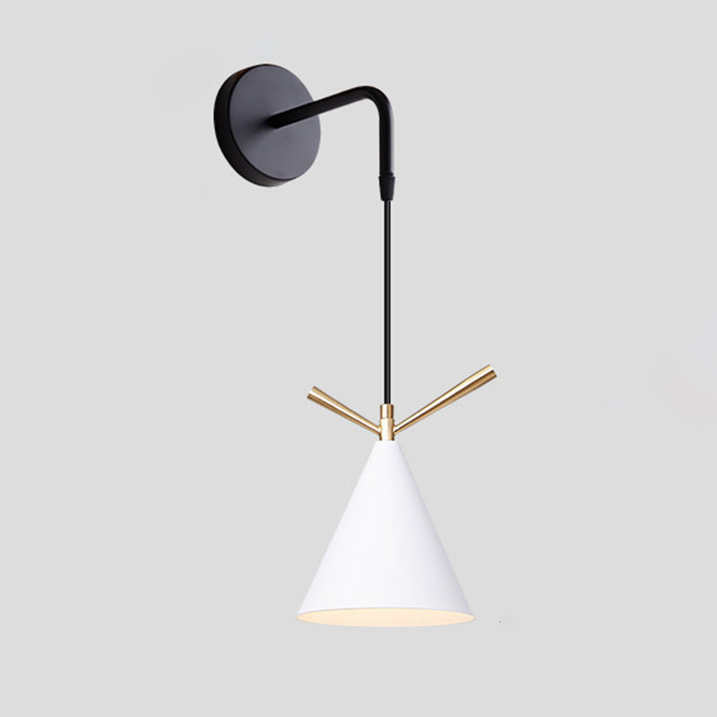 Lampe à paroi nordique moderne cône en fer forgé de clause de mur suspendu pour les espaces intérieurs