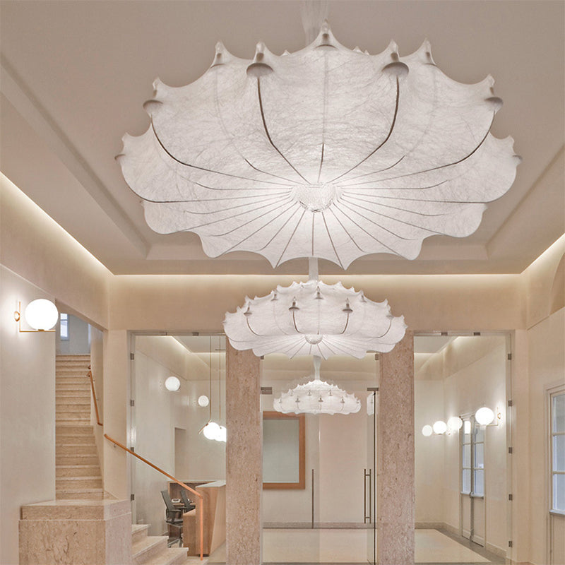 Pendante blanche en soie dans le style de luxe moderne du style de luxe à tambour en fer punaid pour les espaces intérieurs