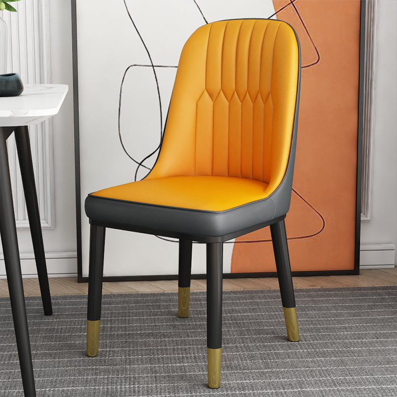 Silla lateral casera escandinava Silla de comedor tapizada de metal con respaldo sólido