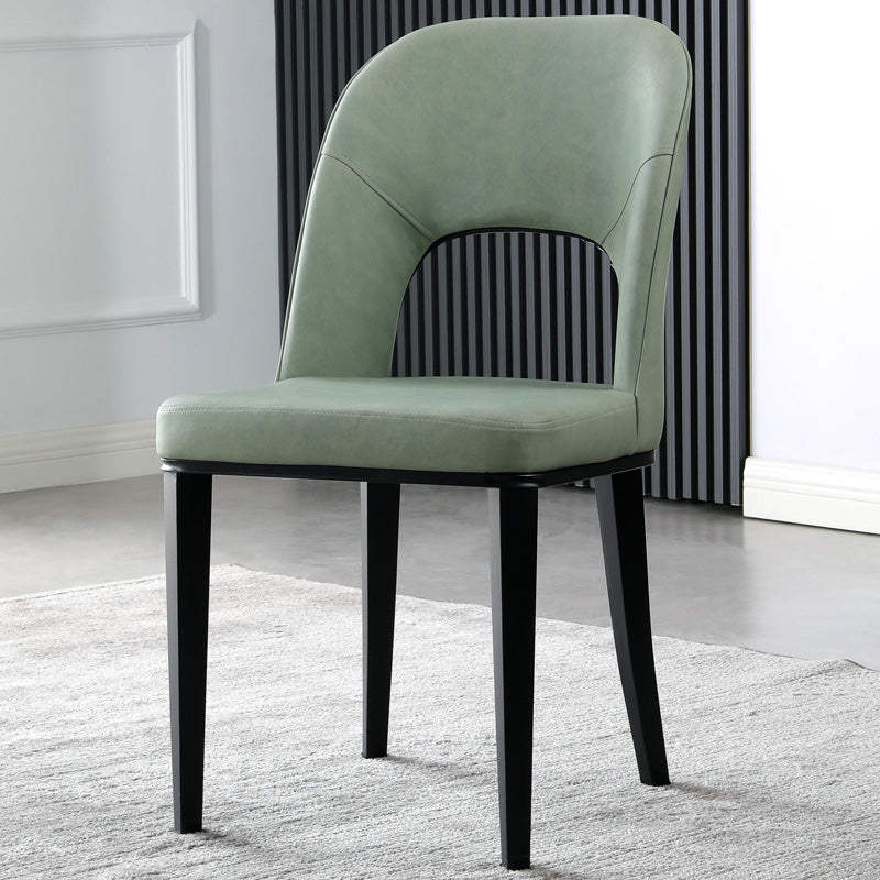 Silla de comedor contemporánea con acabado mate, respaldo abierto de cuero, silla lateral
