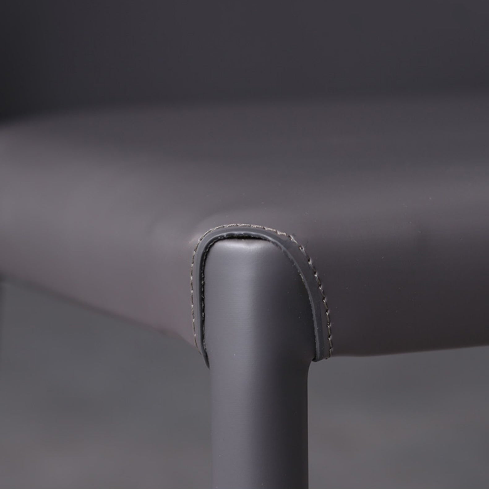 Silla de estudio estilo diseñador, silla de comedor Parsons de cuero con acabado mate (juego de 2)