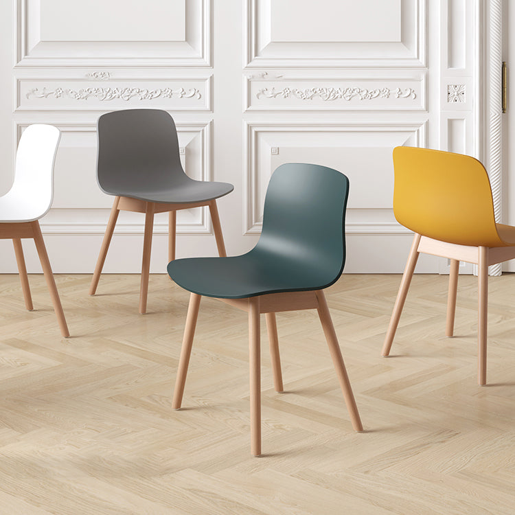 Silla de cafetería escandinava de madera Parsons Silla de comedor con acabado mate (juego de 4)