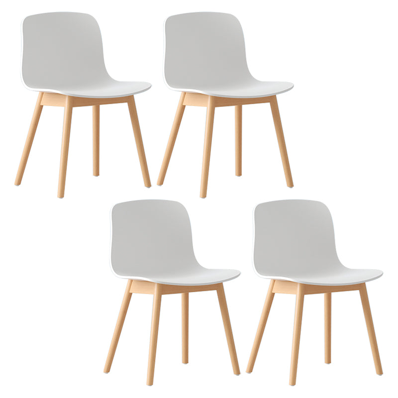 Silla de cafetería escandinava de madera Parsons Silla de comedor con acabado mate (juego de 4)
