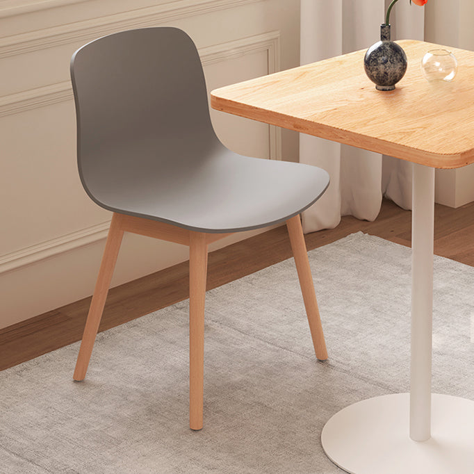 Silla de cafetería escandinava de madera Parsons Silla de comedor con acabado mate (juego de 4)