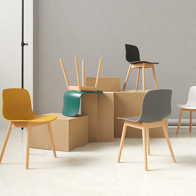 Silla de cafetería escandinava de madera Parsons Silla de comedor con acabado mate (juego de 4)