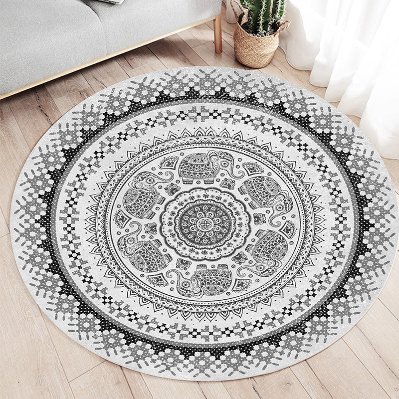 Red Bohemian Rug Polyester Graphic Rug Washable Rug for Home Decoration