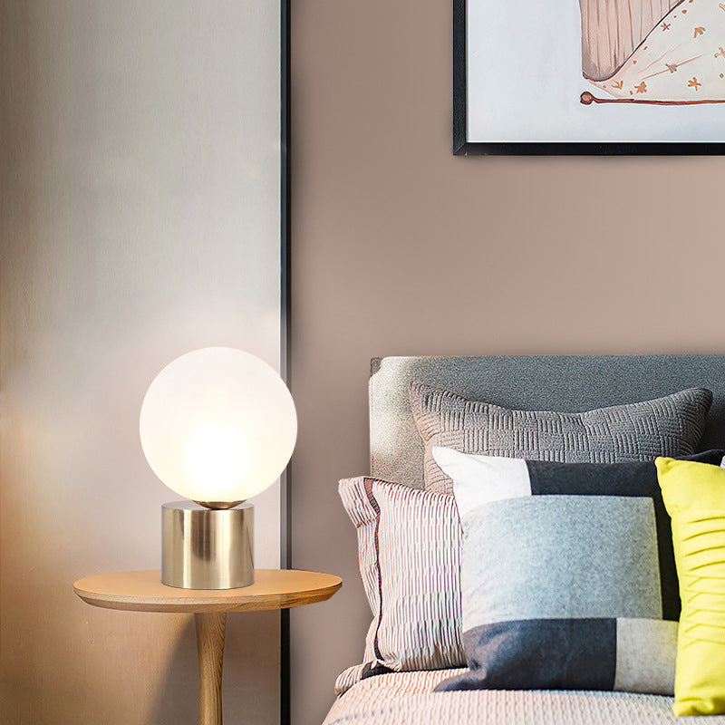 Lámparas modernas de mesa nocturna del mundo de 1 light Luces de mesita de noche con sombra de vidrio blanco