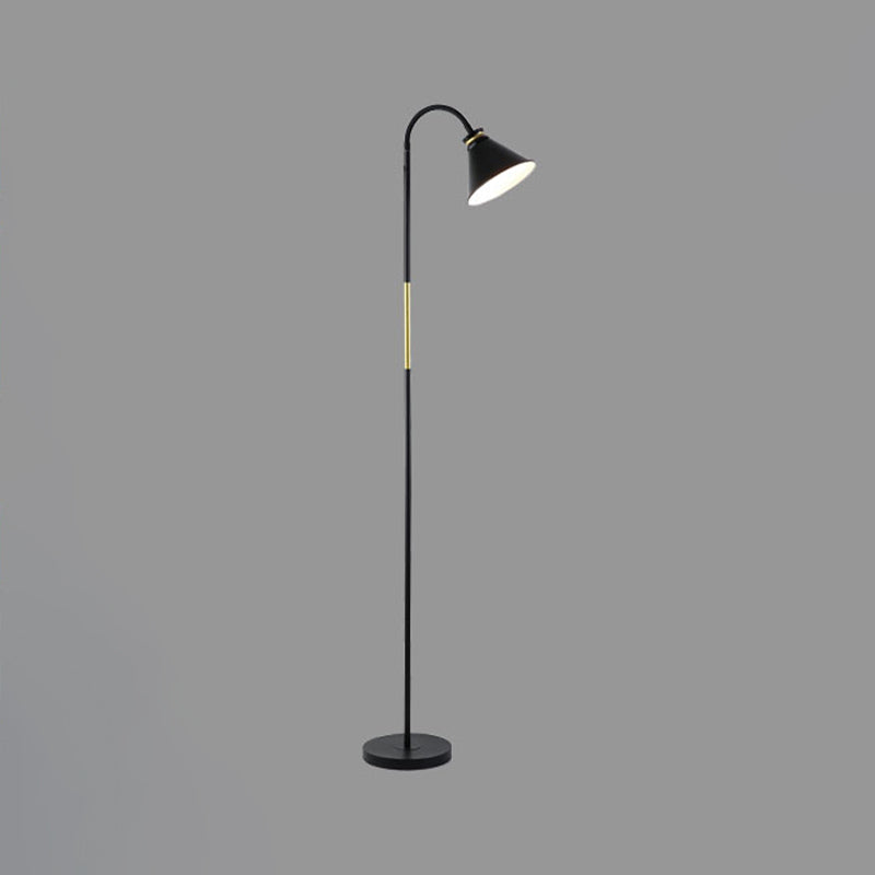 Lampada con pavimento conico di ferro in stile macaron lampada da stand up con braccio flessibile
