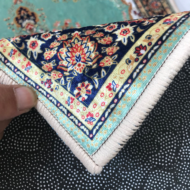 Stylish Medallion Pattern Area Carpet Red Traditional Area Rug Anti-Slip Rug for Living Room