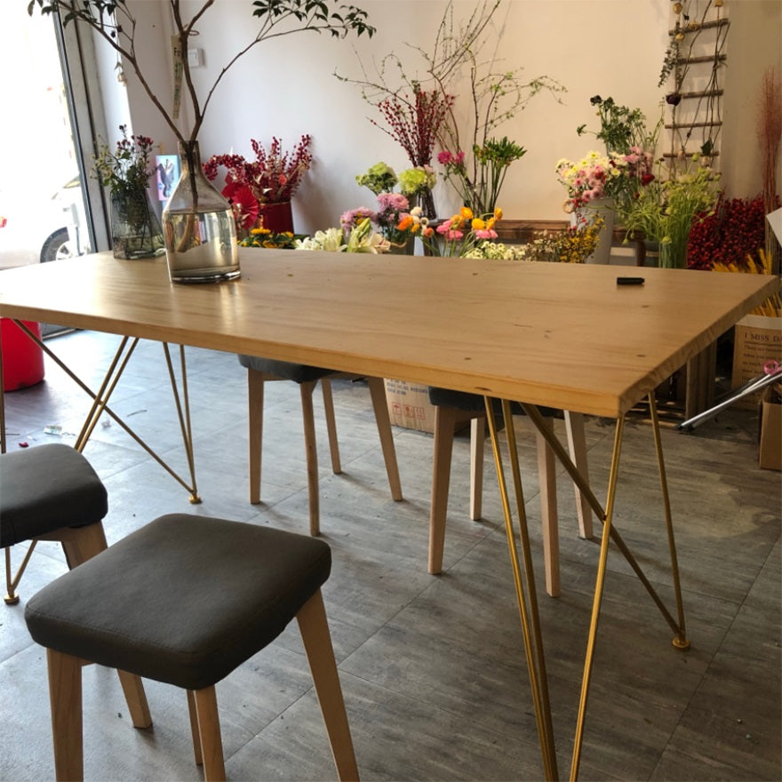 Mesa de comedor de color rectángulo de madera Mesa de madera maciza con 4 patas