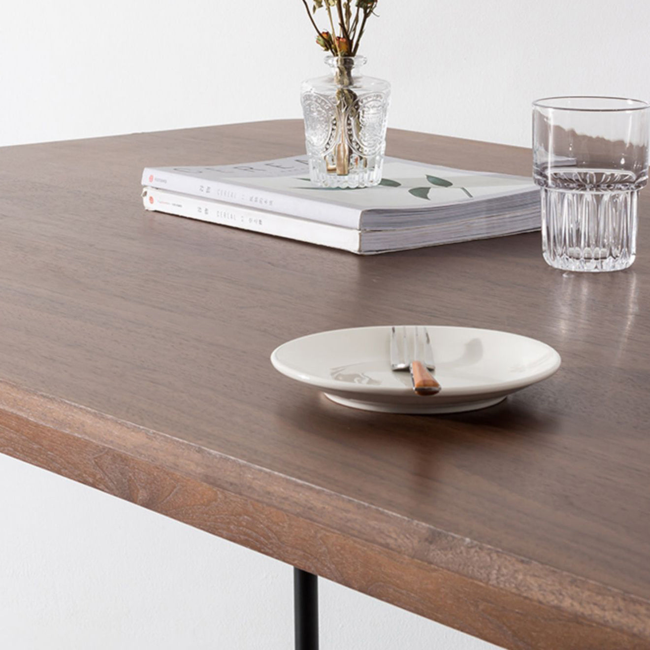 Mesa de madera sólida de pino rectángulo mesa de comedor de lujo en marrón con 4 patas para restaurante