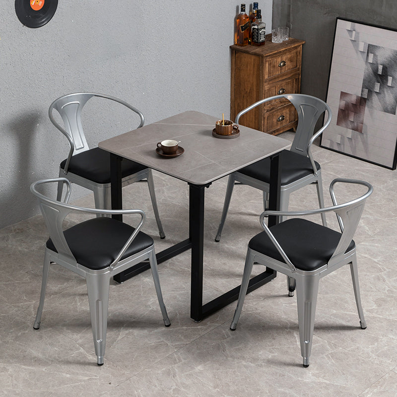 Industrieller Stil grauer gesinterter Stein Esstisch Metallic Basis Rechteck und quadratischer Tisch für Zuhause