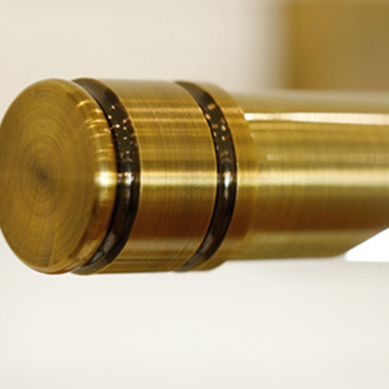 Prononi murali lineari Mid Century Metal 1 Light Sconce Light in Gold Finish