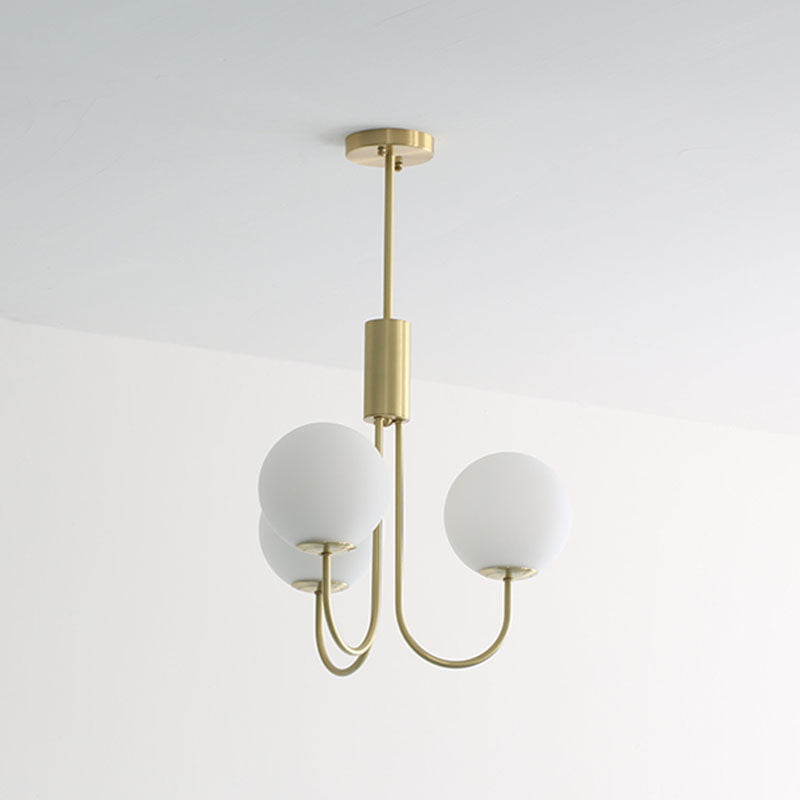 Witte glazen bol ophanging verlichtingsarmaturen moderne stijl 3-lights hanger kroonluchter in messing