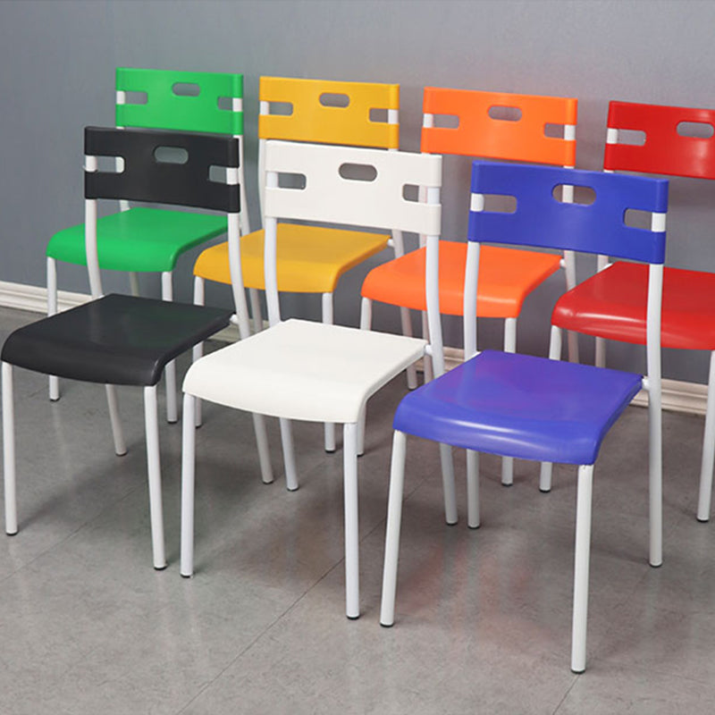 Chaises de salle à manger en plastique contemporaines, chaise sans bras latérale à dossier ouvert pour usage au restaurant