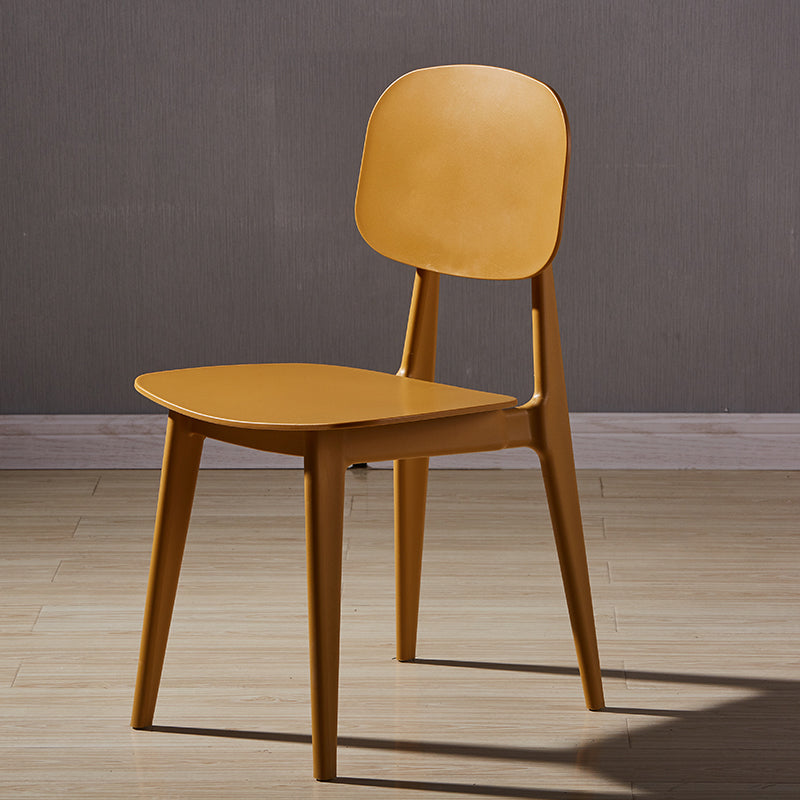 Chaise d'appoint en plastique de conférence scandinave, finition mate, chaise de salle à manger à dossier ouvert