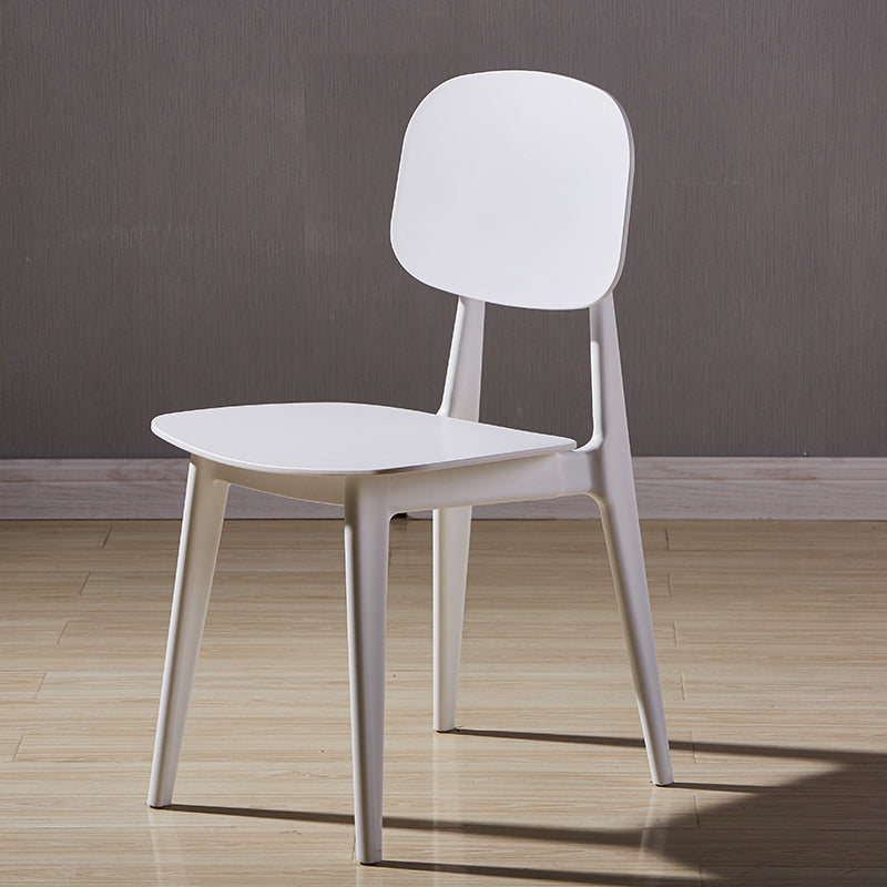 Chaise d'appoint en plastique de conférence scandinave, finition mate, chaise de salle à manger à dossier ouvert