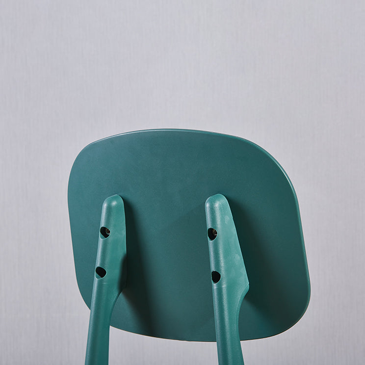 Chaise d'appoint en plastique de conférence scandinave, finition mate, chaise de salle à manger à dossier ouvert