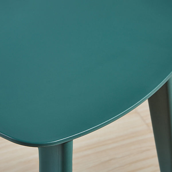 Chaise d'appoint en plastique de conférence scandinave, finition mate, chaise de salle à manger à dossier ouvert