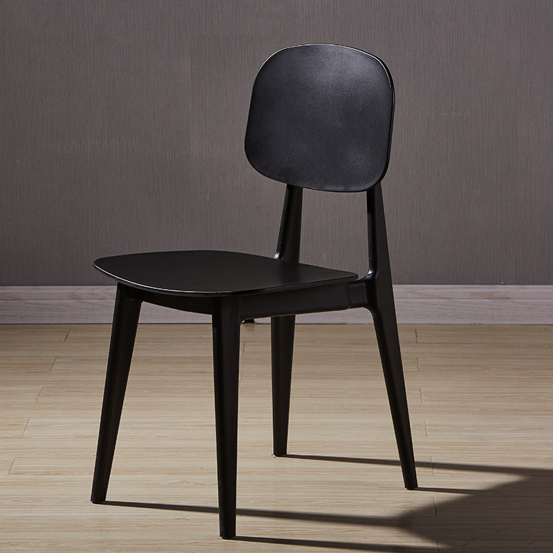 Chaise d'appoint en plastique de conférence scandinave, finition mate, chaise de salle à manger à dossier ouvert