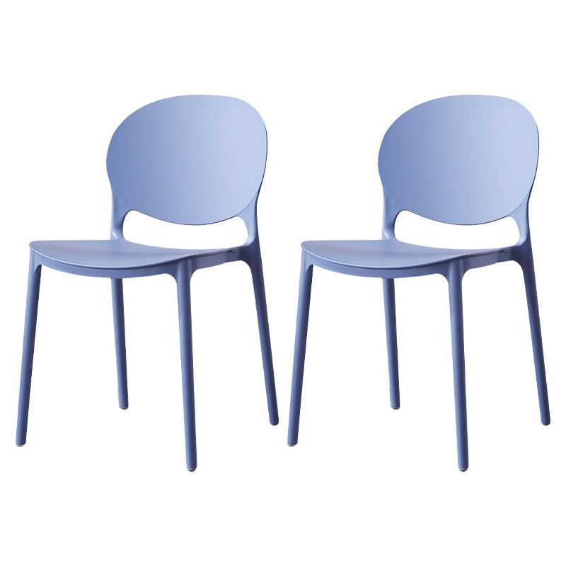 Silla de comedor de plástico escandinavo con respaldo abierto y acabado mate